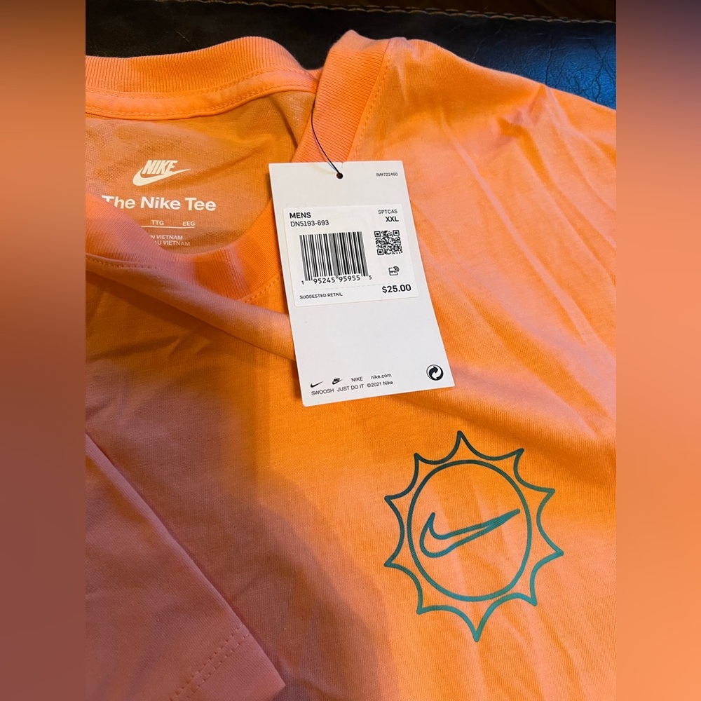 NWT Nike men’s tee